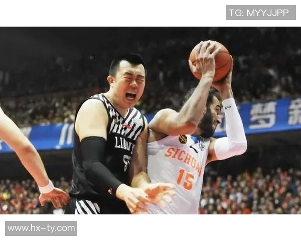 南京篮球队实力引发热议球迷对球队表现的看法与争论